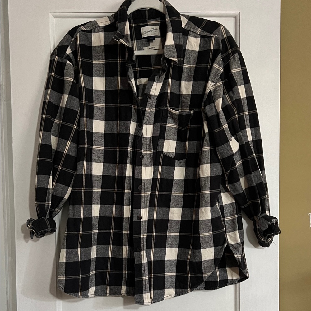 Universal Thread Checkered Shirt in Black and White